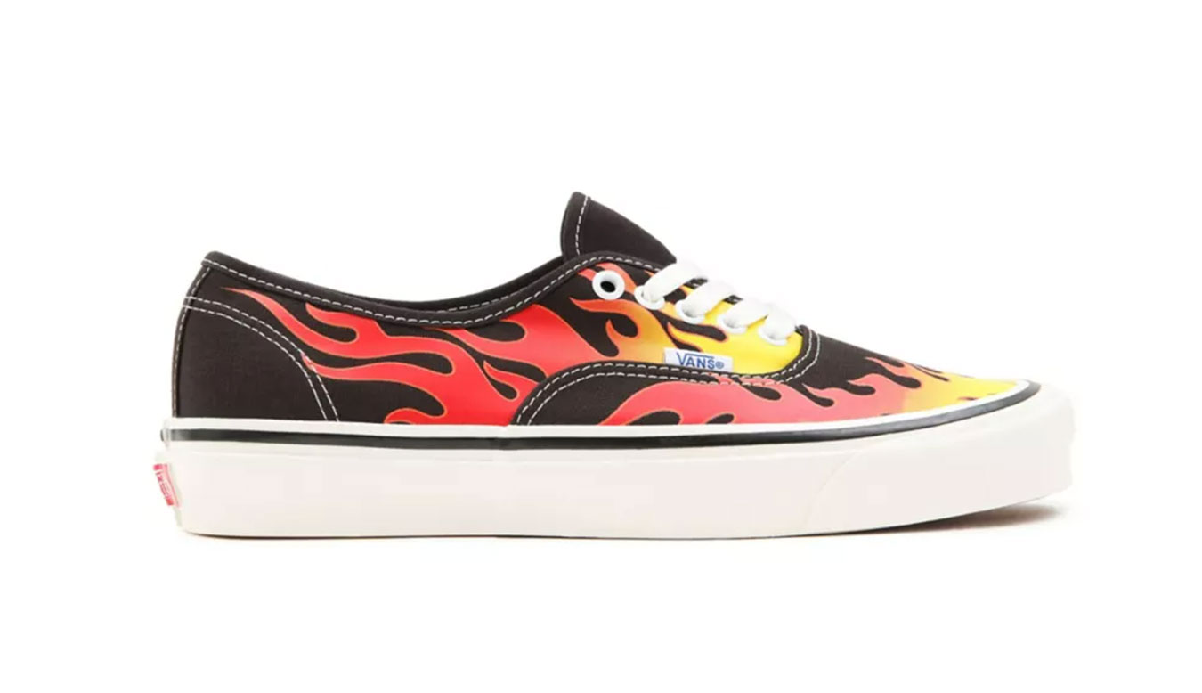 Vans UA Authentic 44 DX Epic Flame - Unisex - Tenisky Vans - Černé - VN0A38EN423 - Velikost: 37