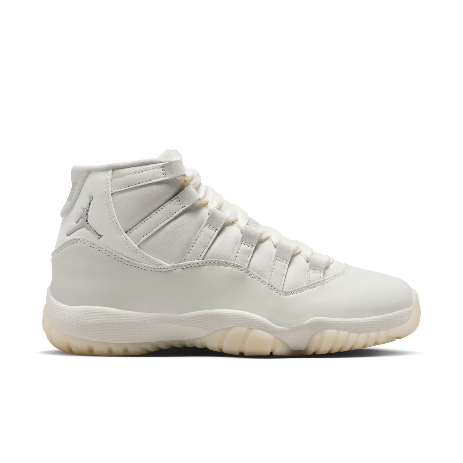 Air Jordan 11 Retro "Pearl" Wmns - Dámské - Tenisky Jordan - Bílé - AR0715-110 - Velikost: 37.5