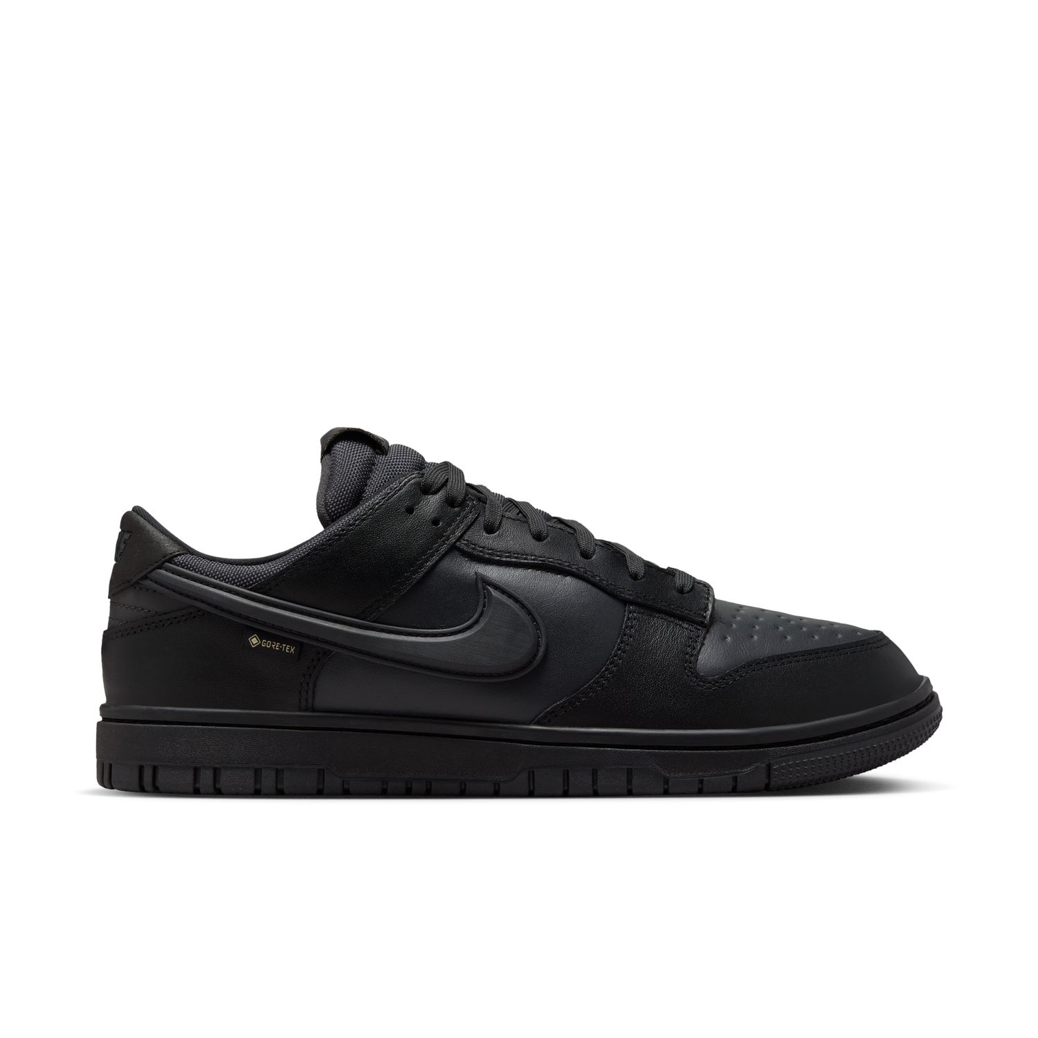 Nike Dunk Low GORE-TEX "Triple Black" - Pánské - Tenisky Nike - Černé - HQ2053-001 - Velikost: 40.5