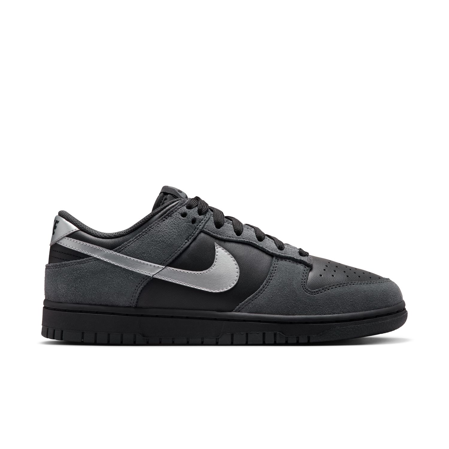Nike Dunk Low "Black Metallic Silver" Wmns - Dámské - Tenisky Nike - Černé - II7636-001 - Velikost: 36