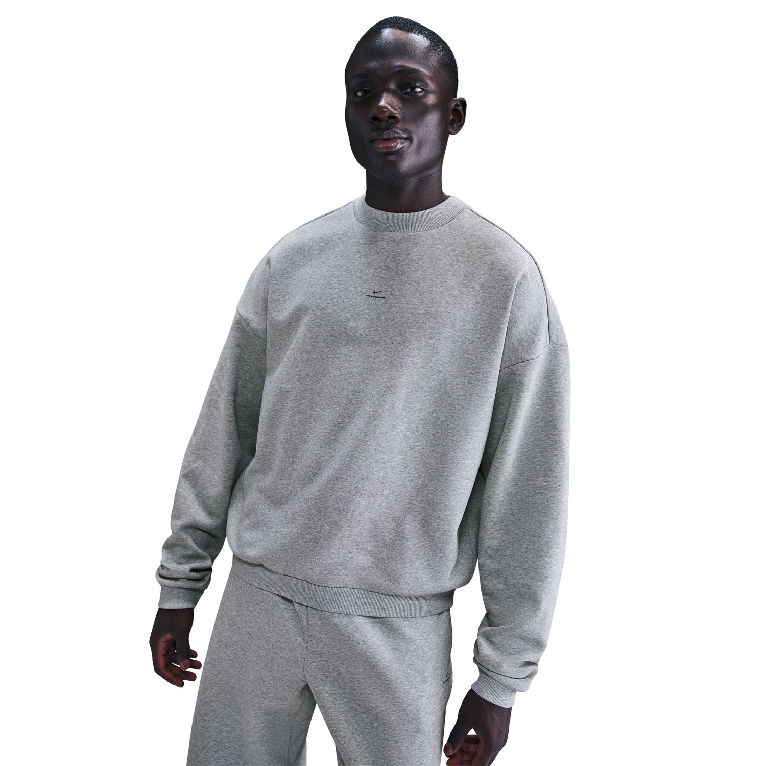 Nike Standard Issue Therma-FIT Basketball Crewneck Grey - Pánské - Mikina Nike - Šedé - IM5901-063 - Velikost: S