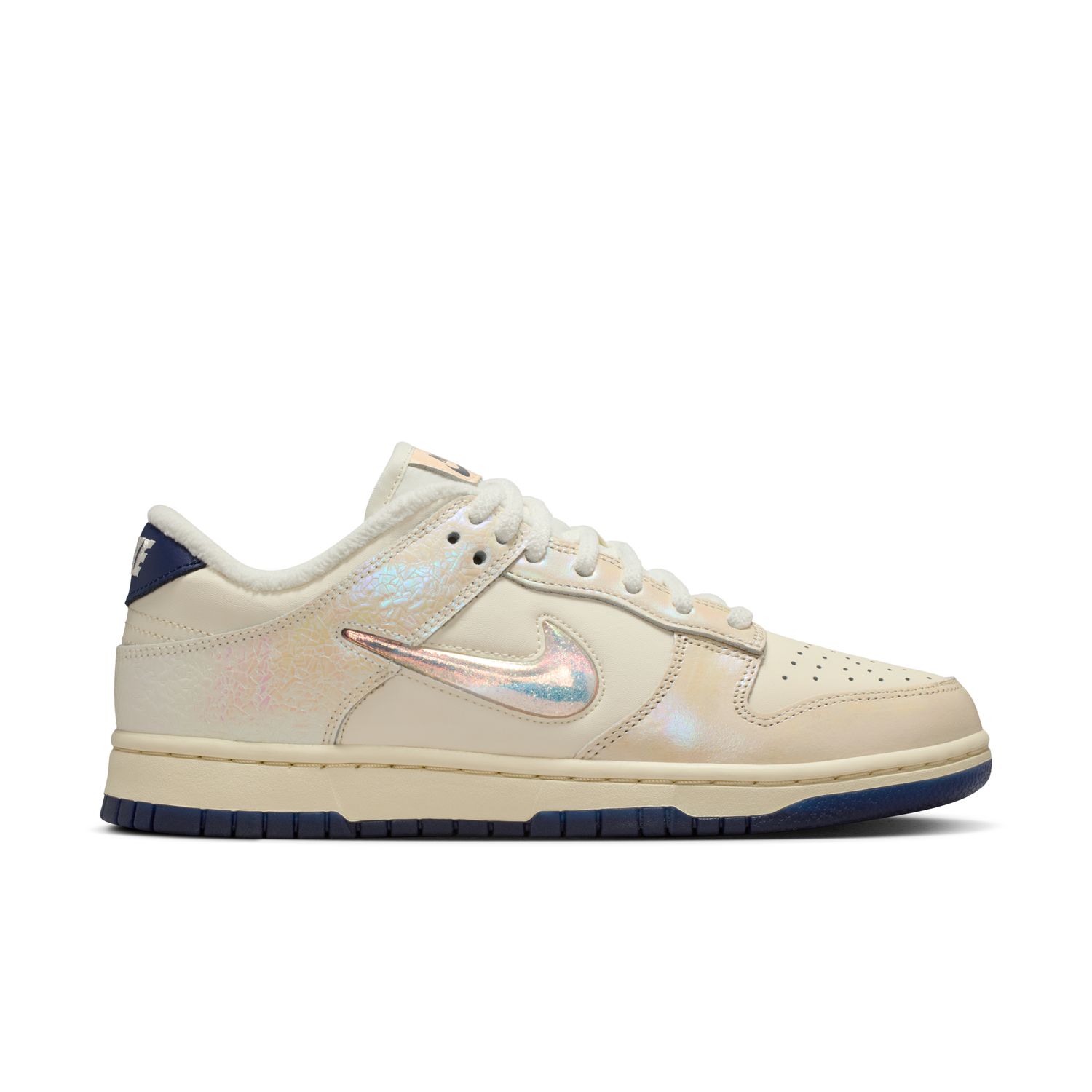 Nike Dunk Low "Jewel Swoosh Sail" Wmns - Dámské - Tenisky Nike - Šedé - IM6571-027 - Velikost: 36.5