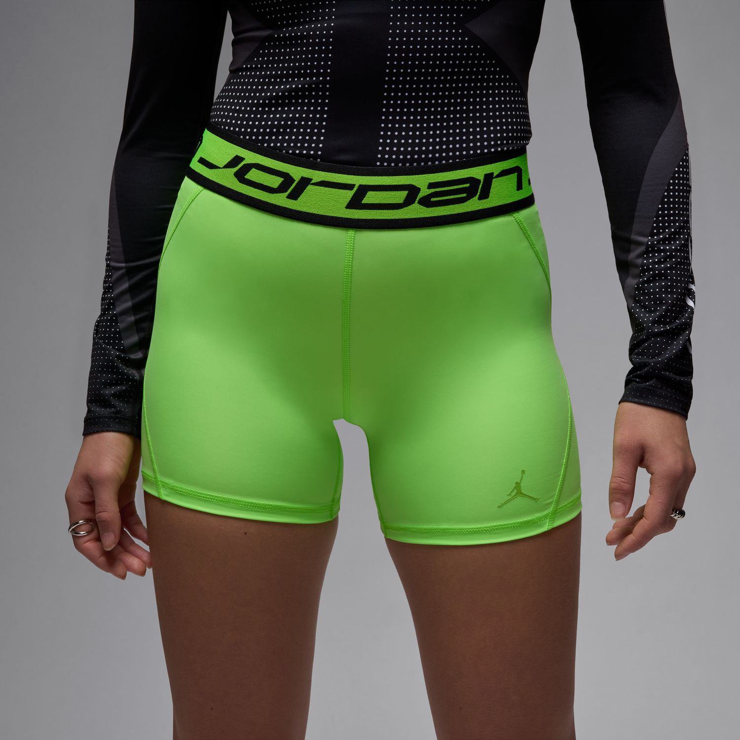 Jordan Sport Wmns 5" Shorts Electric Green - Dámské - Kraťasy Jordan - Zelené - FB4623-359 - Velikost: L