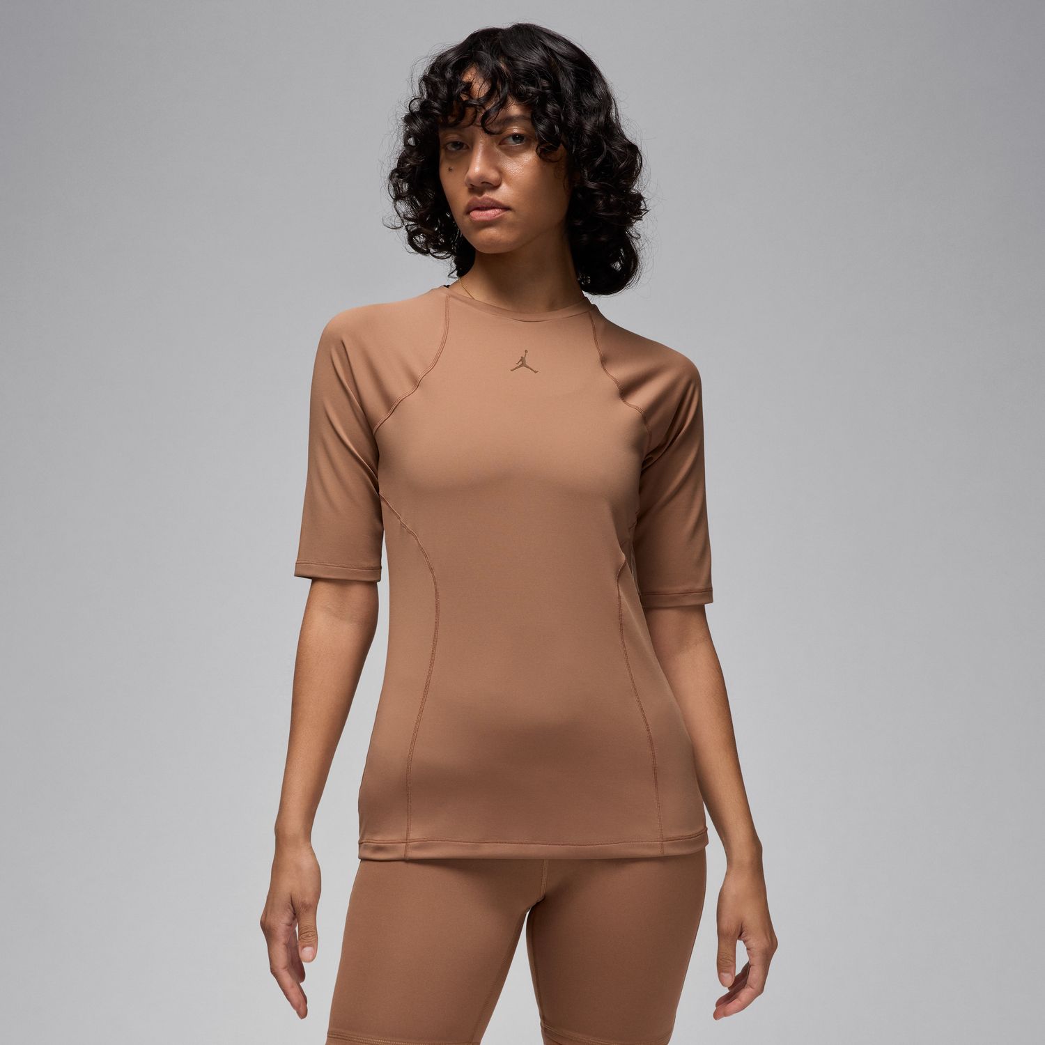 Jordan Sport Wmns Double Threat Short-Sleeve Top Archaeo Brown - Dámské - Triko Jordan - Hnědé - FN5159-223 - Velikost: L