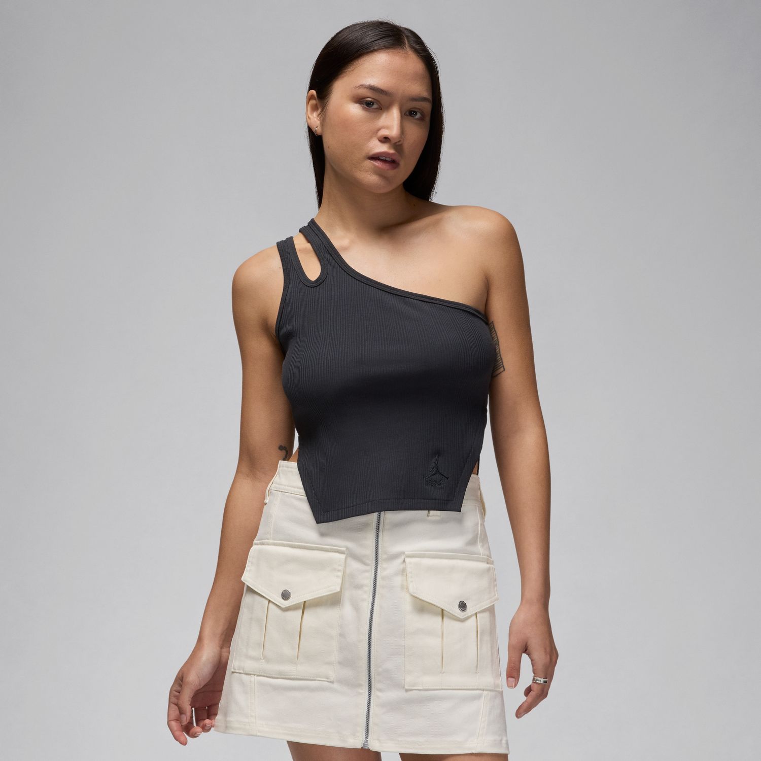 Jordan Wmns Asymmetrical Ribbed Tank Top Off Noir - Dámské - Tílko Jordan - Černé - FN5798-045 - Velikost: M