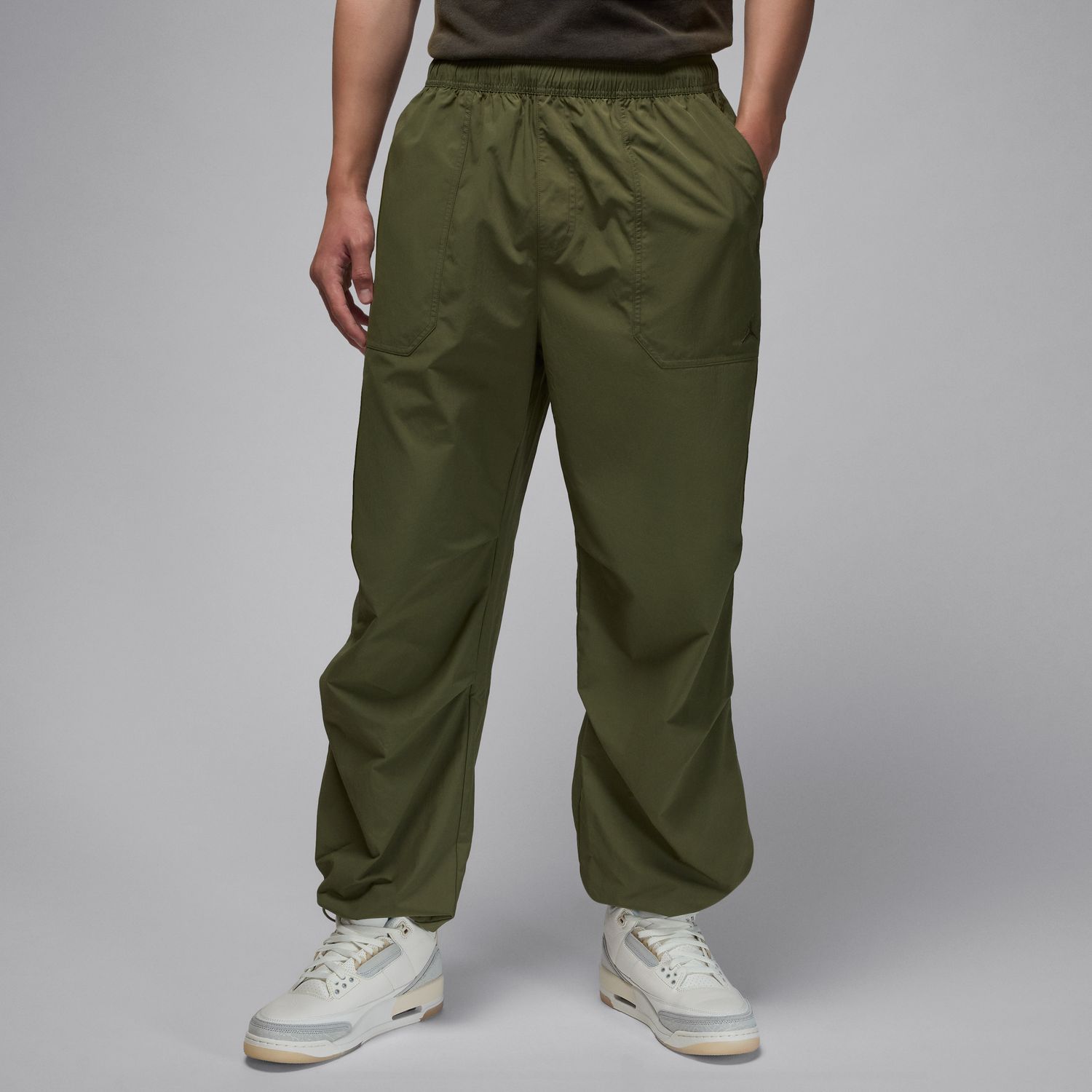 Jordan Essentials Statement Woven Pants Medium Olive - Pánské - Kalhoty Jordan - Zelené - FV7306-222 - Velikost: S