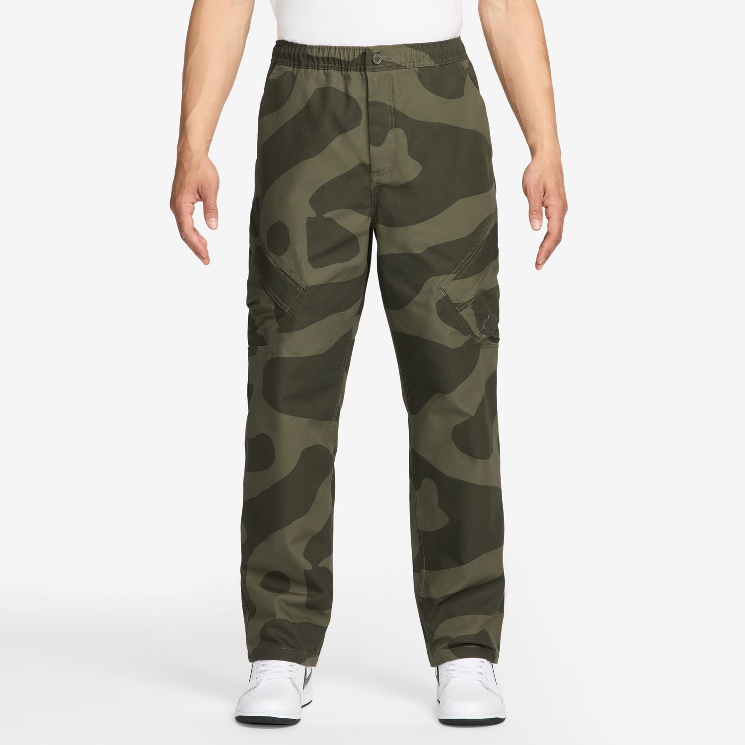 Jordan Essentials Chicago AOP Pants Medium Olive - Pánské - Kalhoty Jordan - Zelené - FZ2060-222 - Velikost: 2XL