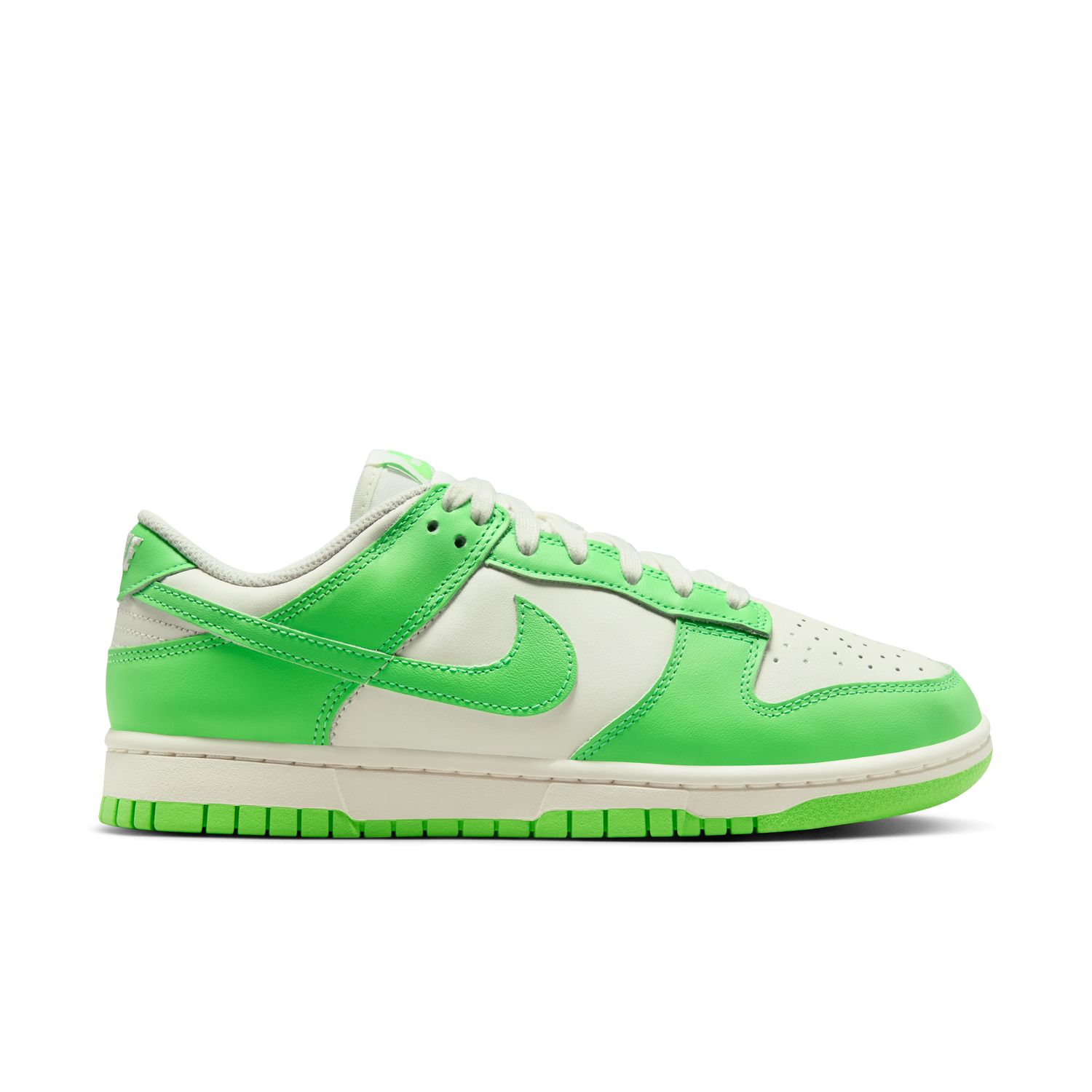 Nike Dunk Low "Green Strike" Wmns - Dámské - Tenisky Nike - Bílé - HV0842-133 - Velikost: 42.5