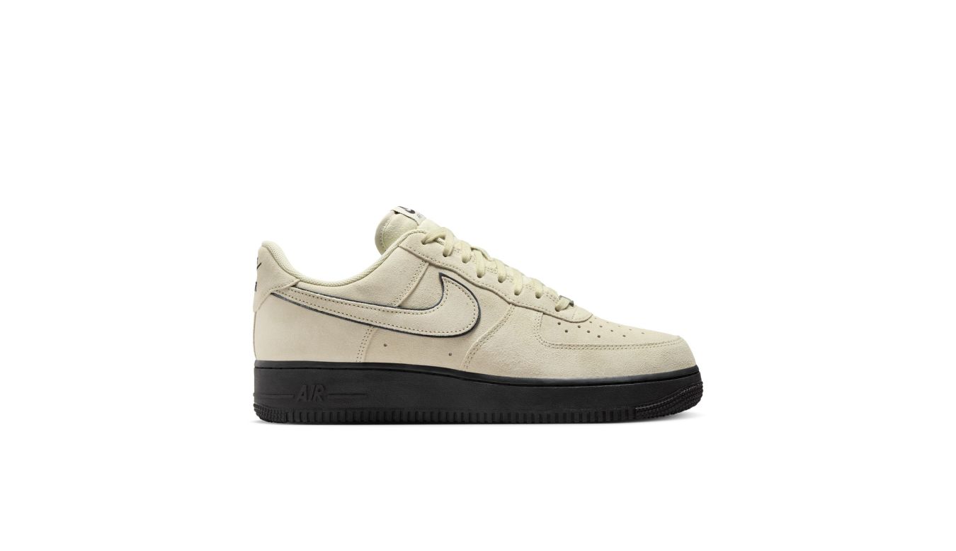Nike Air Force '07 2940Kč HQ1966-200