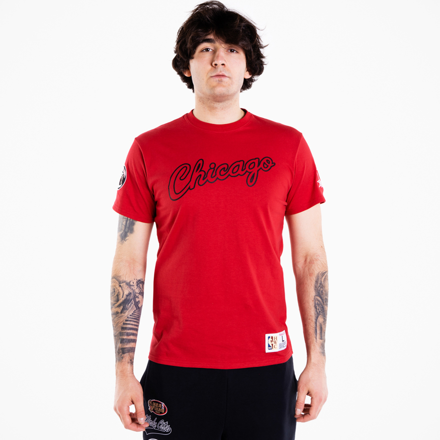 Mitchell & Ness Champ City S/S Chicago Bulls Tee - Pánské - Triko Mitchell & Ness - Červené - TCRW3237-CBUYYPPPSCAR - Velikost: M