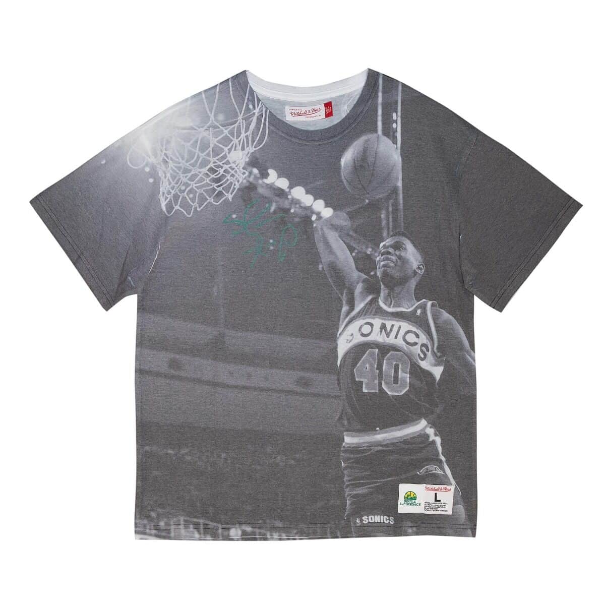 Mitchell & Ness Shawn Kemp Above The Rim Sublimated S/S Tee - Pánské - Triko Mitchell & Ness - Šedé - TCRW3401-SSUYYSKEWHIT - Velikost: M